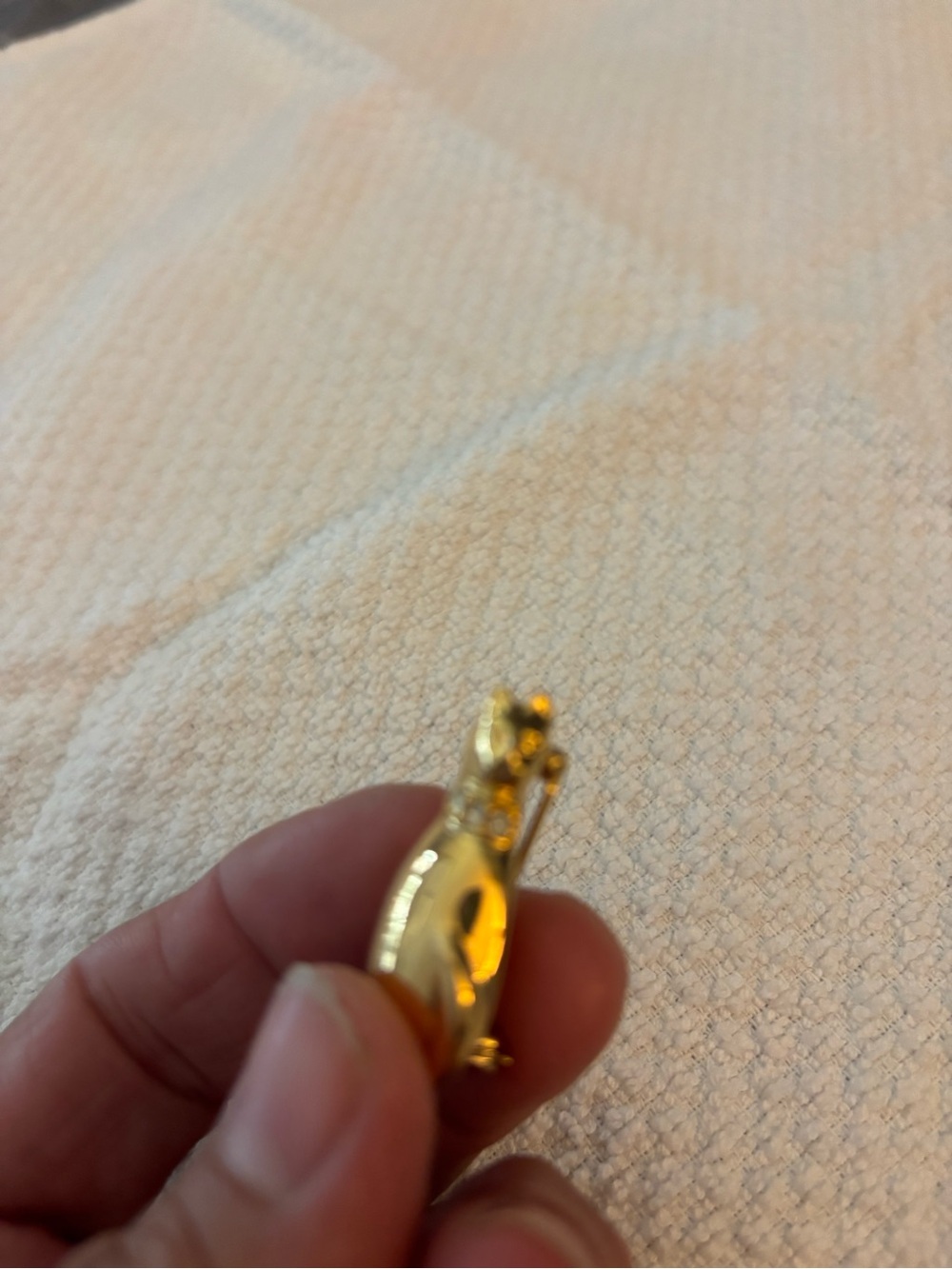 Gold-Tone Women’s Cat pin